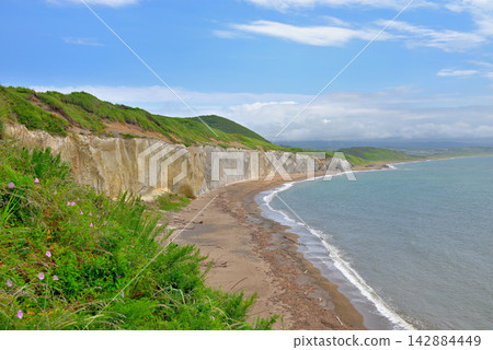 The mysterious scenery of Shirafura, Takise Coast, Hokkaido, where white cliffs seem to stretch on forever - Otobe Town, Hokkaido (2) The mysterious scenery of Shirafura, Takise Coast, Hokkaido, where white cliffs seem to stretch on forever - Otobe Town, Hokkaido (2) 142884449