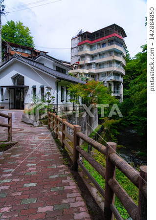 [Hot Spring Town] Streetscape of Kakeyu Onsen, Ueda City, Nagano Prefecture [Nagano Prefecture] 142884850
