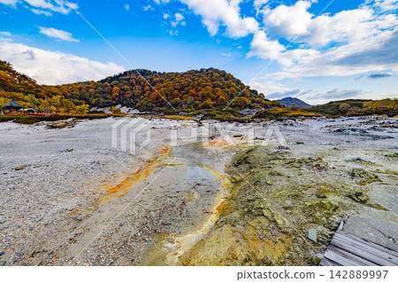 Autumn scenery of Mt. Osore, Aomori Prefecture Autumn scenery of Mt. Osore, Aomori Prefecture 142889997