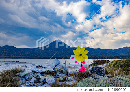 Autumn scenery of Mt. Osore, Aomori Prefecture 142890001