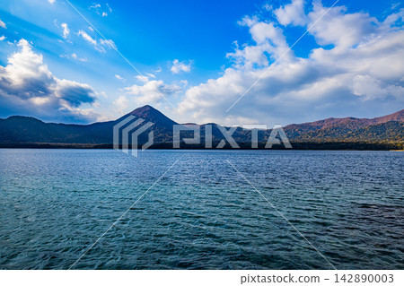 Autumn scenery of Mt. Osore, Aomori Prefecture 142890003