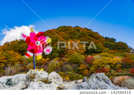 Autumn scenery of Mt. Osore, Aomori Prefecture Autumn scenery of Mt. Osore, Aomori Prefecture 142890418