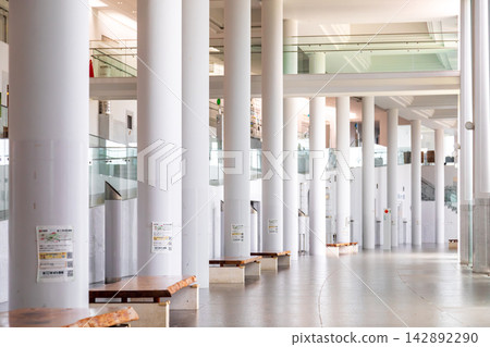 和平紀念館白柱大廳光影 和平紀念館白柱大廳光影 142892290