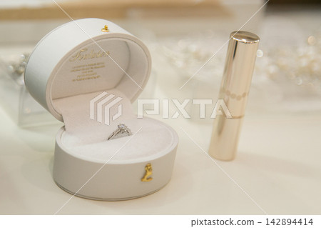 Wedding ring and engagement ring proposal Wedding ring and engagement ring proposal 142894414