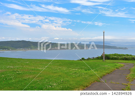從北海道乙部町的玄和台綠地（毗鄰玄和台海濱公園）可欣賞開闊的景色（3） 142894926