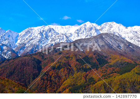 秋天，長野，白馬山脈 142897770