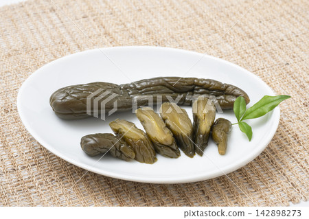 Shinabe cucumber, a specialty of Yamagata Prefecture 142898273