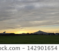 Sunset over Mt. Kaya in Itoshima City 142901654