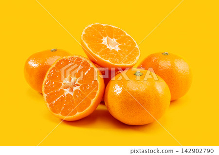 seedless sugar mandarin sweet citrus fruit easy peel seedless sugar mandarin sweet citrus fruit easy peel 142902790