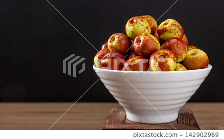 fresh Chinese Jujube Fruit With Sweet Crisp Texture fresh Chinese Jujube Fruit With Sweet Crisp Texture 142902969
