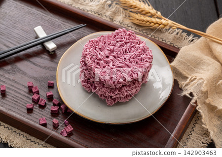 dried Purple Sweet Potato Noodle Cakes for Hotpot Cooking dried Purple Sweet Potato Noodle Cakes for Hotpot Cooking 142903463