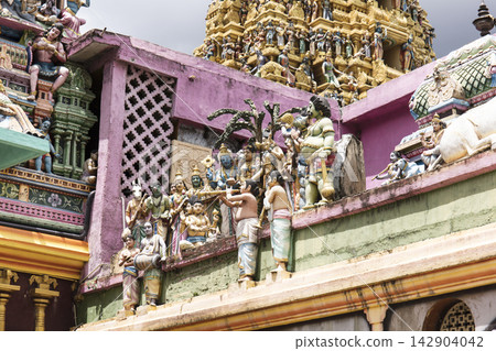 Hindu temple, Hinduism 142904042