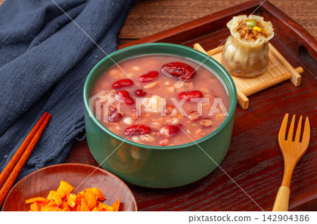 traditional Eight Treasure Rice Porridge Asian Dessert traditional Eight Treasure Rice Porridge Asian Dessert 142904386