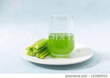 fresh Celery Juice With Celery Vegetable Ingredient fresh Celery Juice With Celery Vegetable Ingredient 142904503