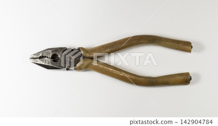 pliers, hand-held fitter's and assembler's tools 142904784