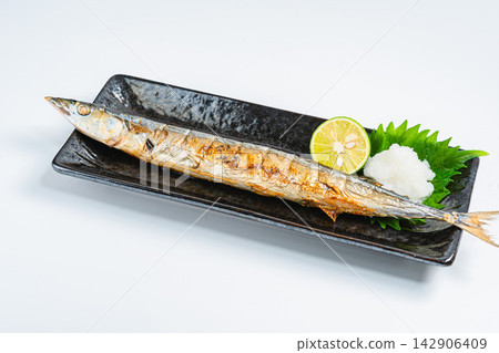 Salami grilled saury 142906409