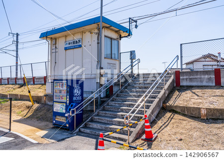 Spring scenery at Bicchu-Minoshima Station on the JR Seto-Ohashi Line, Part 3, Minami Ward, Okayama City, Okayama Prefecture Spring scenery at Bicchu-Minoshima Station on the JR Seto-Ohashi Line, Part 3, Minami Ward, Okayama City, Okayama Prefecture 142906567