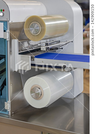 Double Plastic Film Packaging Double Plastic Film Packaging 142909150