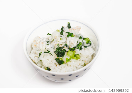 綠葉蔬菜飯和白芝麻 綠葉蔬菜飯和白芝麻 142909292