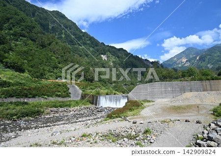 目標是成為世界遺產:城年寺川白石堰,重要文化財產。 目標是成為世界遺產:城年寺川白石堰,重要文化財產。 142909824
