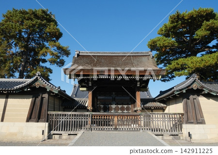 The gates of Kyoto Imperial Palace The gates of Kyoto Imperial Palace 142911225