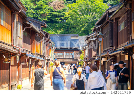 Kanazawa sightseeing - Higashi Chaya District Main Street Kanazawa sightseeing - Higashi Chaya District Main Street 142911739