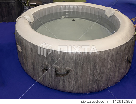 Inflatable Round Hydromassage Bathtub Inflatable Round Hydromassage Bathtub 142912898