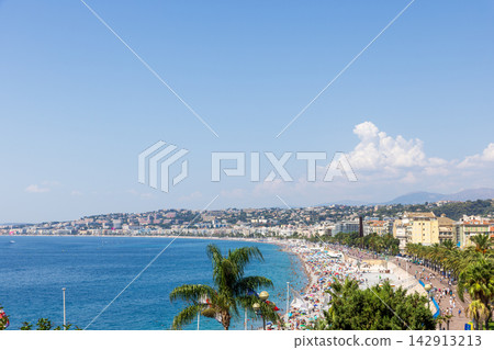 法國南部尼斯的夏日海景。 法國南部尼斯的夏日海景。 142913213