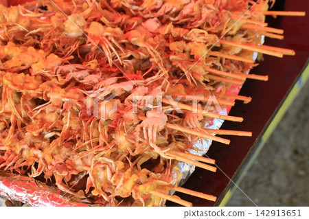 Crispy Deep-Fried Mini Crabs on Skewers, Korean Street Food Crispy Deep-Fried Mini Crabs on Skewers, Korean Street Food 142913651