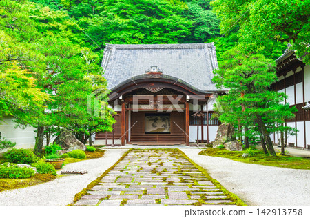 Summer in Kyoto: Nanzenji Temple, Main Entrance Summer in Kyoto: Nanzenji Temple, Main Entrance 142913758