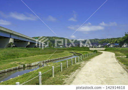 鳥取縣鳥取市青谷、青谷上一歷史公園、山陰高速公路和彌生濕地廣場 142914618
