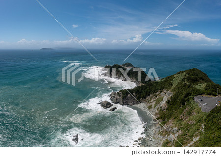 The lighthouse and cape on the Sadamisaki Peninsula, battered by rough waves (Ikata Town, Ehime Prefecture) The lighthouse and cape on the Sadamisaki Peninsula, battered by rough waves (Ikata Town, Ehime Prefecture) 142917774