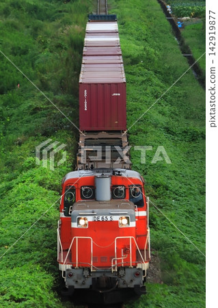 2026年9月11日拍攝的仙台臨海鐵道DE65-5(原日本國鐵DE15-1525)牽引的貨運列車。 2026年9月11日拍攝的仙台臨海鐵道DE65-5(原日本國鐵DE15-1525)牽引的貨運列車。 142919877