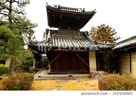 京都府,京都市東山區丸山町太鼓堂大谷祖陵,2022 年 3 月 京都府,京都市東山區丸山町太鼓堂大谷祖陵,2022 年 3 月 142926862