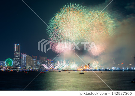 Yokohama Minato Mirai Smart Festival Fireworks Display Yokohama Minato Mirai Smart Festival Fireworks Display 142927500