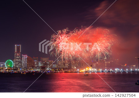 橫濱港未來智慧祭煙火表演 142927504