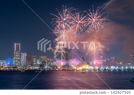橫濱港未來智慧祭煙火表演 142927505