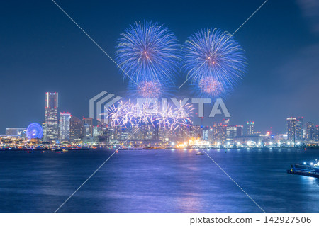 Yokohama Minato Mirai Smart Festival Fireworks Display 142927506