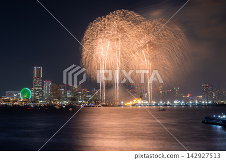 橫濱港未來智慧祭煙火表演 142927513