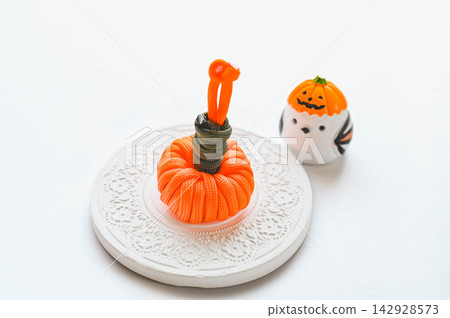 Halloween pumpkin made from paracord Halloween pumpkin made from paracord 142928573