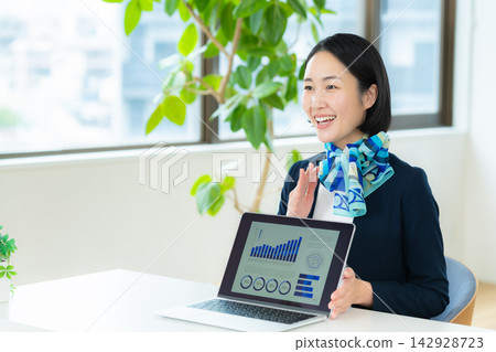 顧問 142928723