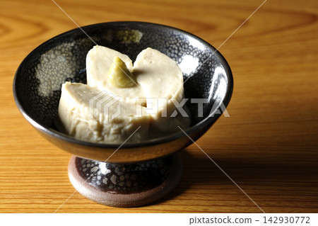 新鮮腐皮和芥末 新鮮腐皮和芥末 142930772
