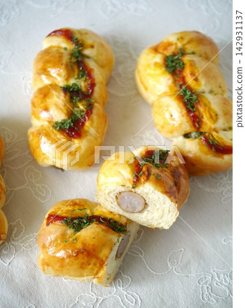 Wiener roll bread 142931137