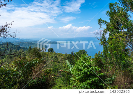 Panoramic view of Lake Poso in Tentena, Sulawesi, Indonesia 142932865