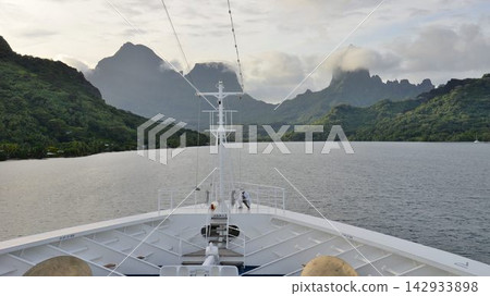 French Polynesia: Moorea Island - Stunning Sea and Mountain Scenery French Polynesia: Moorea Island - Stunning Sea and Mountain Scenery 142933898
