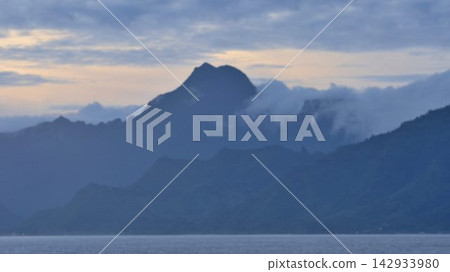 法屬玻里尼西亞:莫雷阿島-壯麗的海景和山景 法屬玻里尼西亞:莫雷阿島-壯麗的海景和山景 142933980