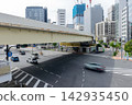 Elevated section of the Tokyo Expressway KK line and intersection; scenery around Ginza Horai Bridge. 142935450