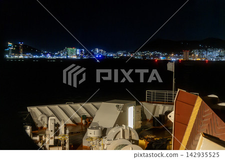 Yeosu City night view from the sea Yeosu City night view from the sea 142935525