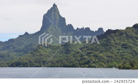 法屬玻里尼西亞:莫雷阿島-壯麗的海景和山景 法屬玻里尼西亞:莫雷阿島-壯麗的海景和山景 142935724