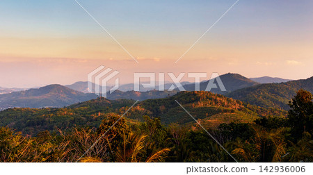 beautiful autumn landscape with sunrise 142936006